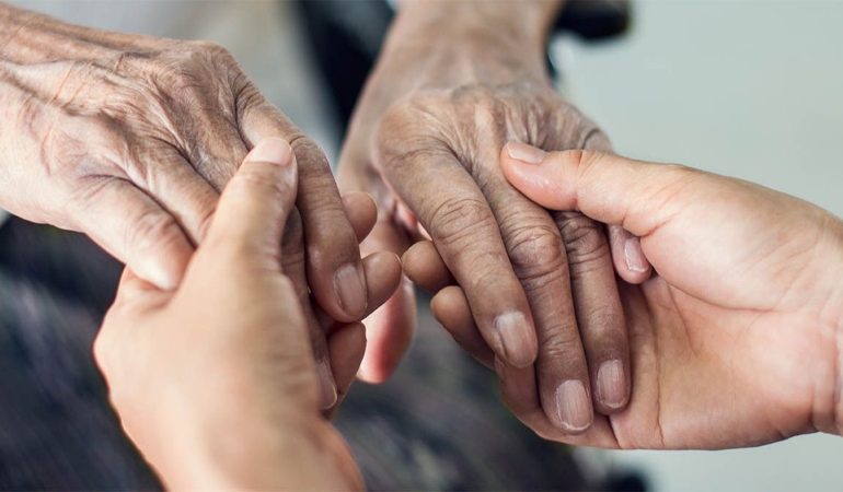 El temblor esencial es un trastorno del sistema nervioso (neurológico) que causa movimientos involuntarios y rítmicos