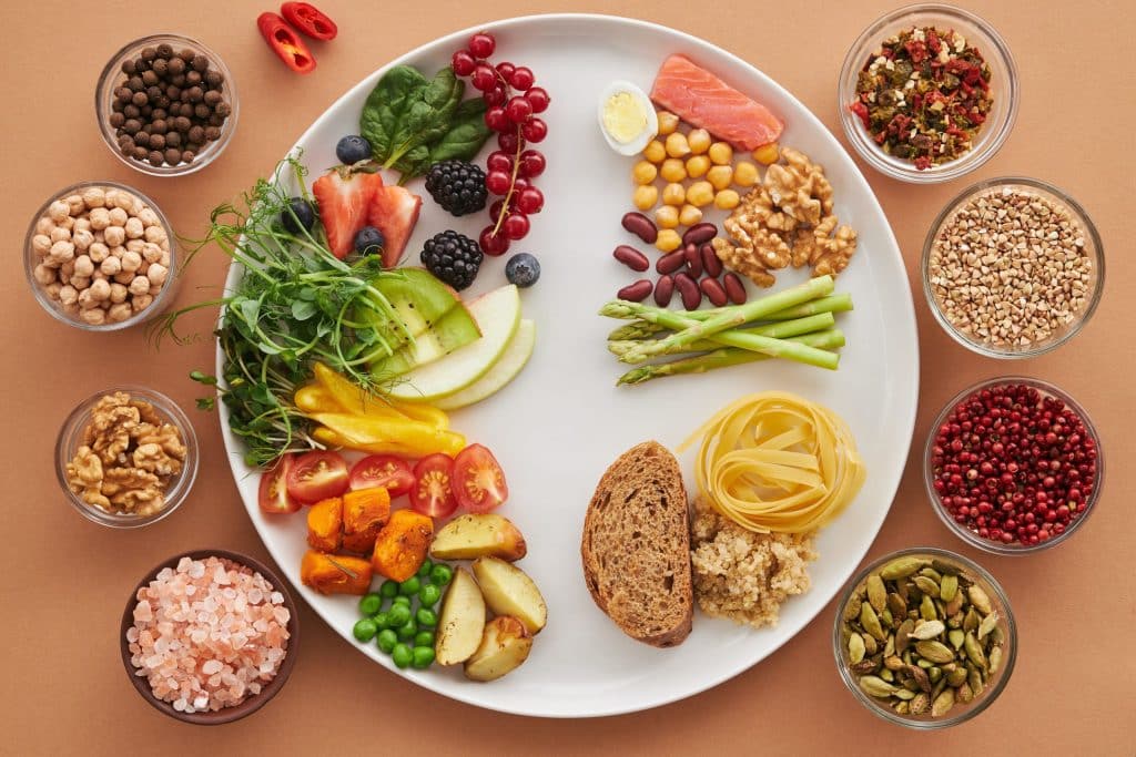 Nutrición de Oro: Claves para una Alimentación Saludable Después de los 65 Introducción